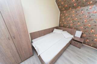 Гостевой дом Nelana Guest House Клуж-Напока Бюджетный одноместный номер с общей ванной комнатой - Полуподвальный этаж-2